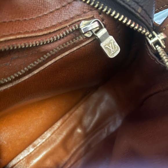 Louis Vuitton Monogram Jeune Fille MM - Picture 10 of 13